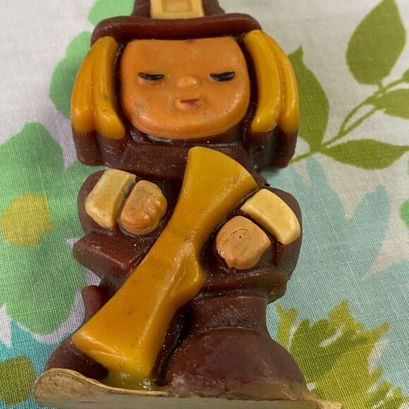 Vintage Pilgrim Pair Thanksgiving Candles, W&F Manufacturing - Picture 6 of 9